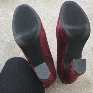 Elegant Burgundy Velvet Women's Shoes